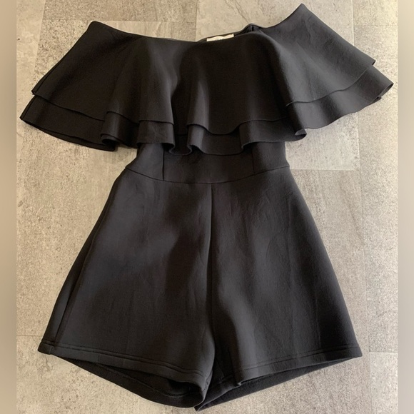 VICI x Gina Luella Off The Shoulder Ruffle Romper - Picture 6 of 10